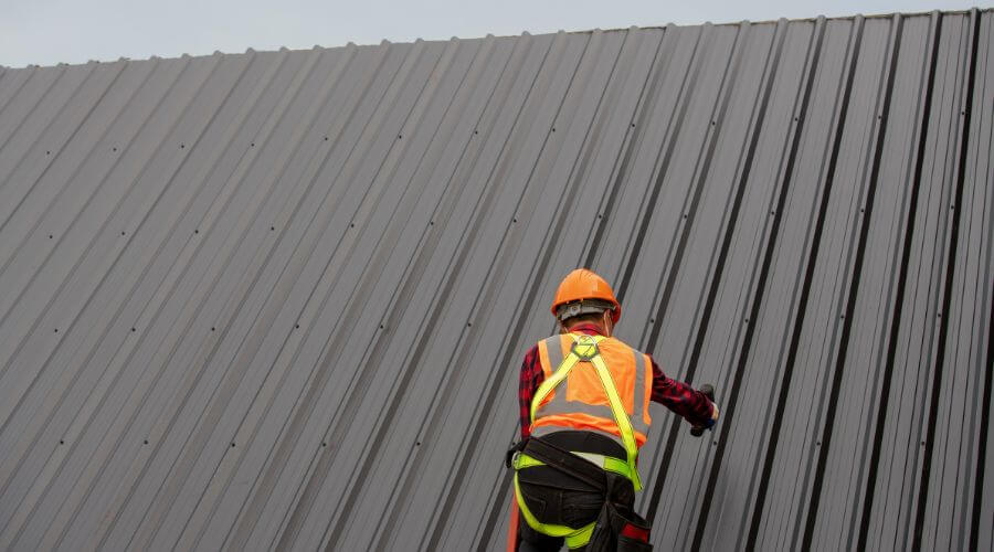 Professional gutter cleaning in Acushnet, MA